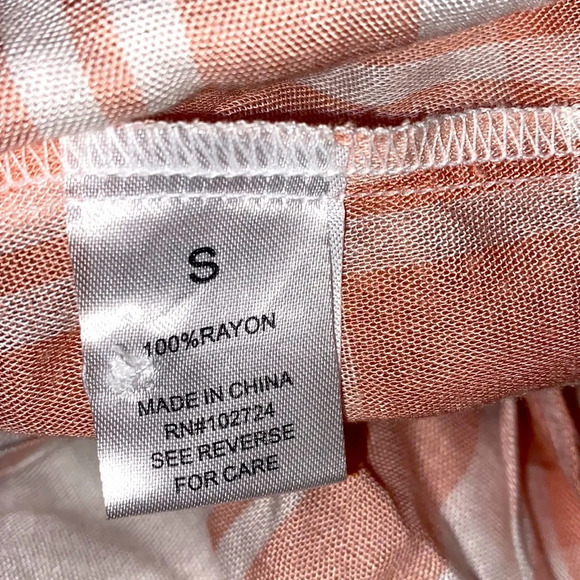 Hester & Orchard tie front button down shirt size small pink and white - Picture 5 of 5